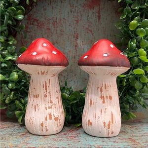 Rustic Red & White Polka Dot Ceramic Mushroom Decor Set